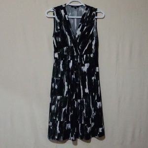 🏵Black v-neck sleeveless dress